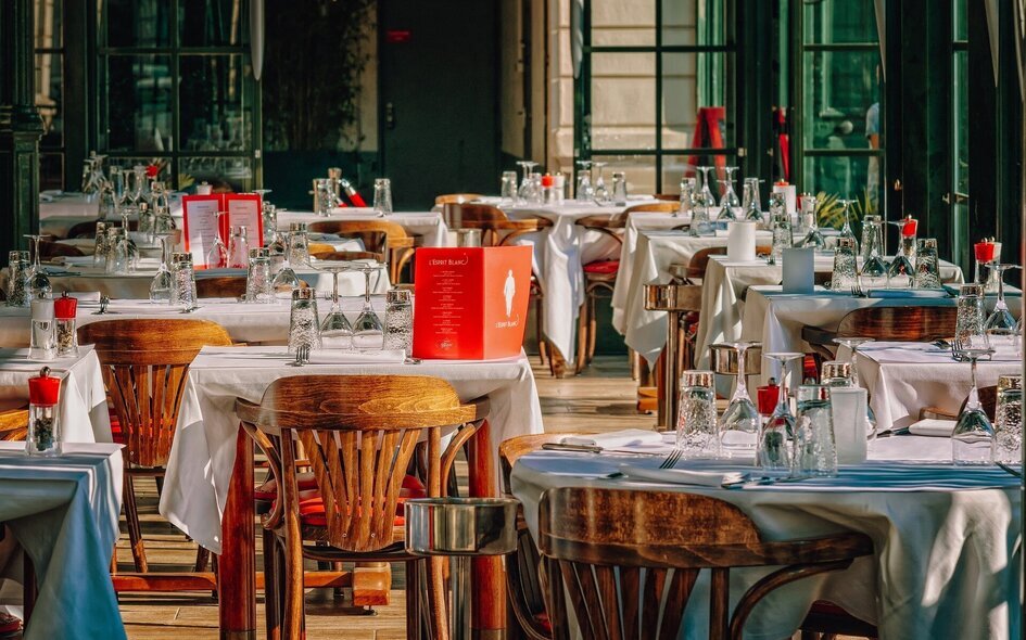 restaurant-3597677-1920.jpg